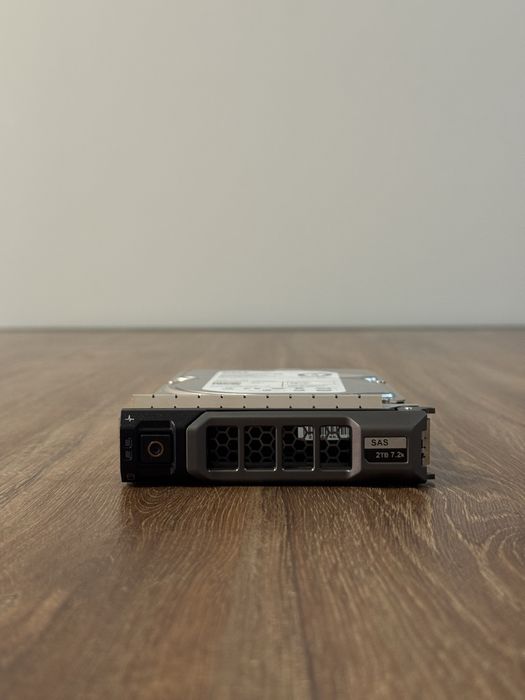 Сървърни твърди дискове Dell 2TB SAS 7.2K – Enterprise Class с Tray