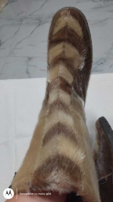 Cizme blana captusite cu  lana mar.38