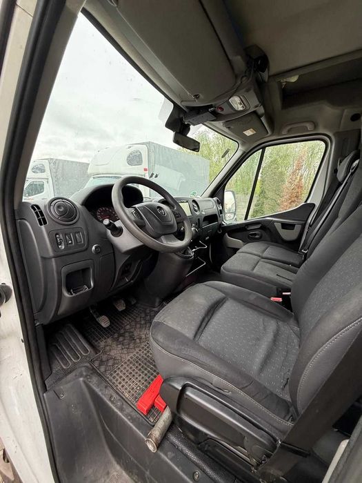 Autoutilitara Opel Movano