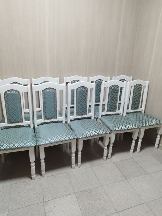 Продам 10 стульев