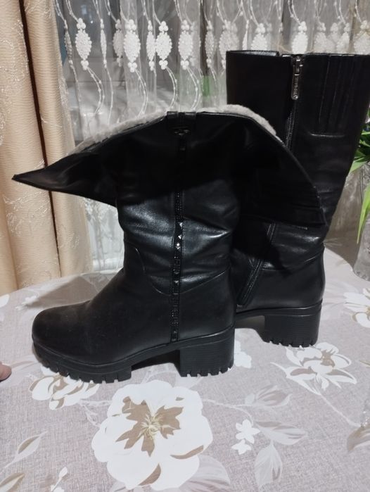 Продам зимние сапоги