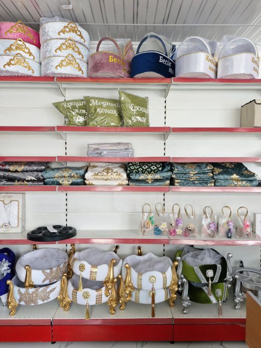 Шкаф витрина для магазинов