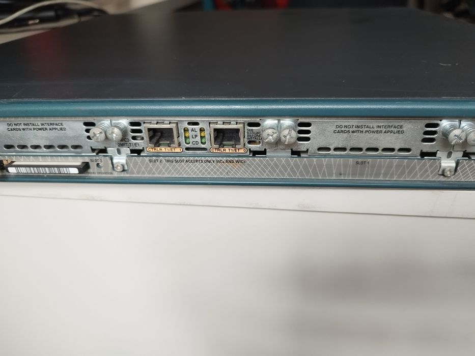 Продам маршрутизаторы CISCO