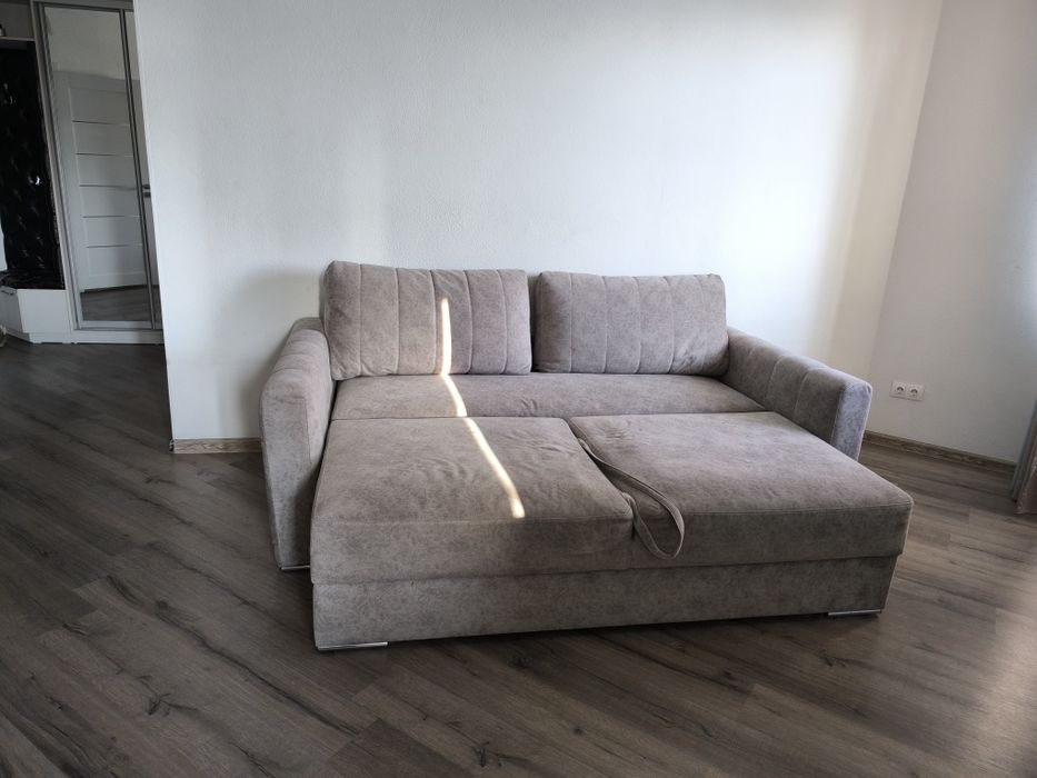 Продается диван.