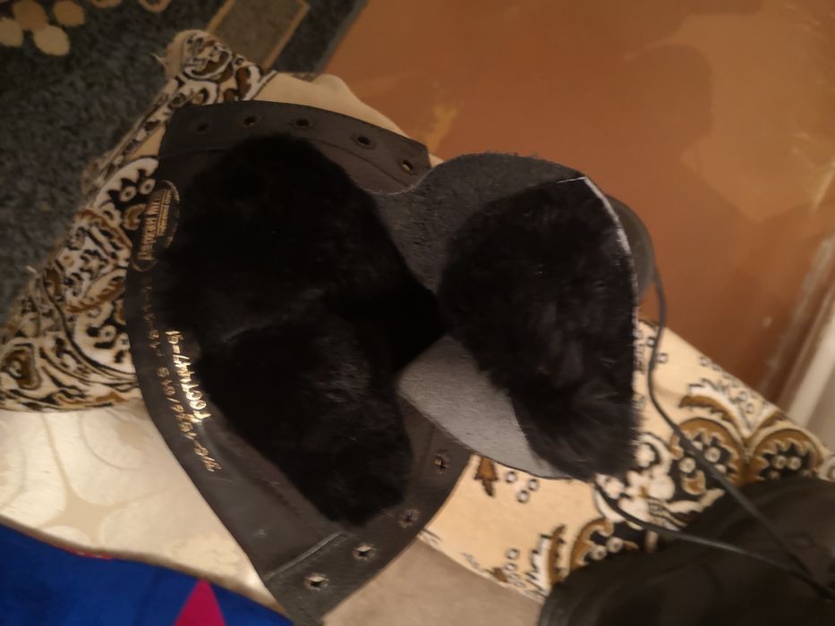 Берцы          .