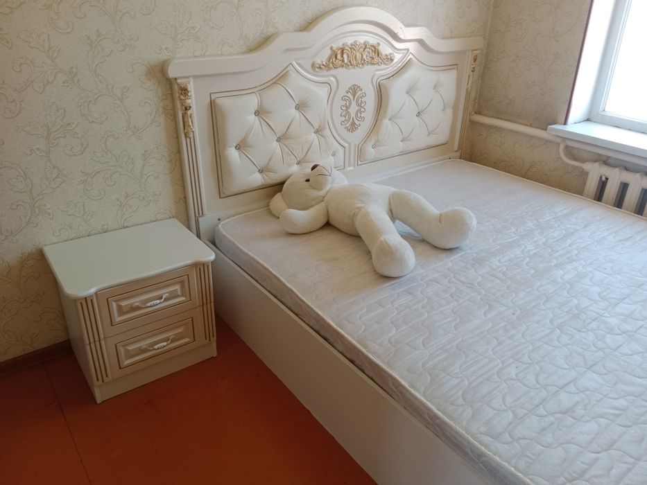 Спальный гарнитур