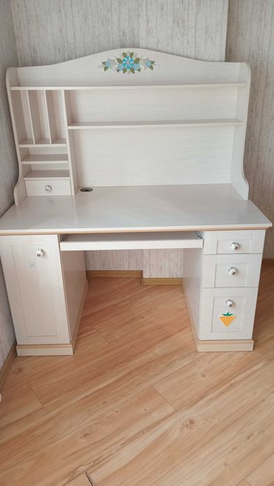 Подростковый спальный гарнитур для девочки