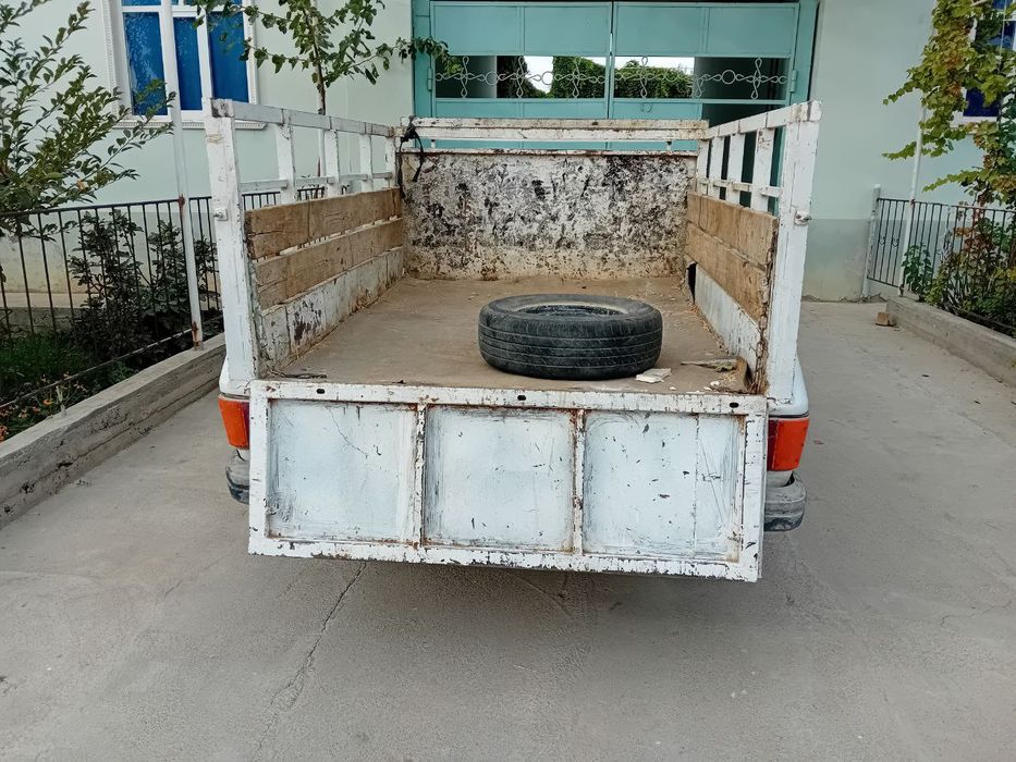 Mashina olodarajada,yuribturgan mashina  mator moy yemaydi