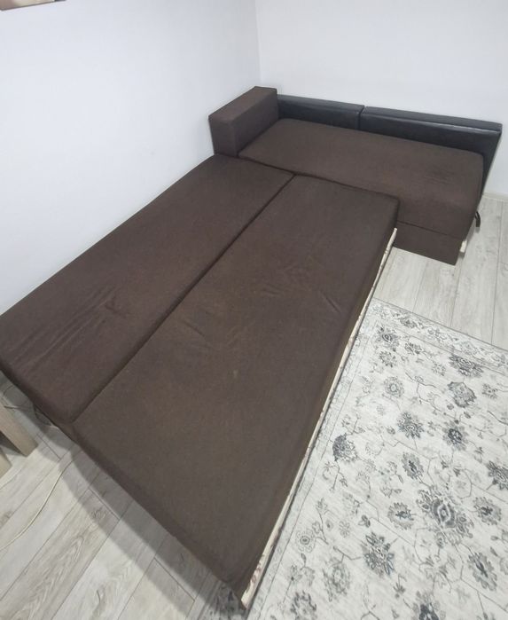 Colțar extensibil reversibil cu 2 lăzi de depozitare