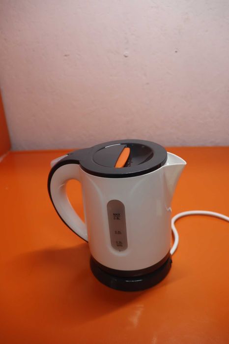 GRIFEMA​ eлектрическа кана, 1100W 0.8L, филтър против котлен камък