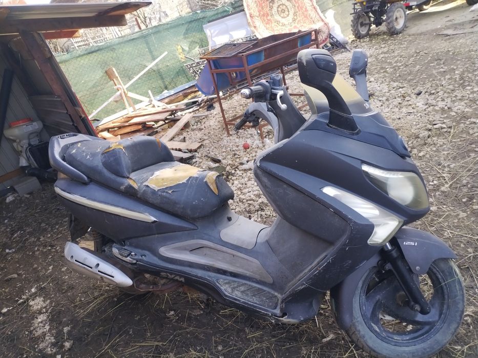 Vând scuter SIM 125cc