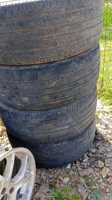 Продам шины 225/45R18