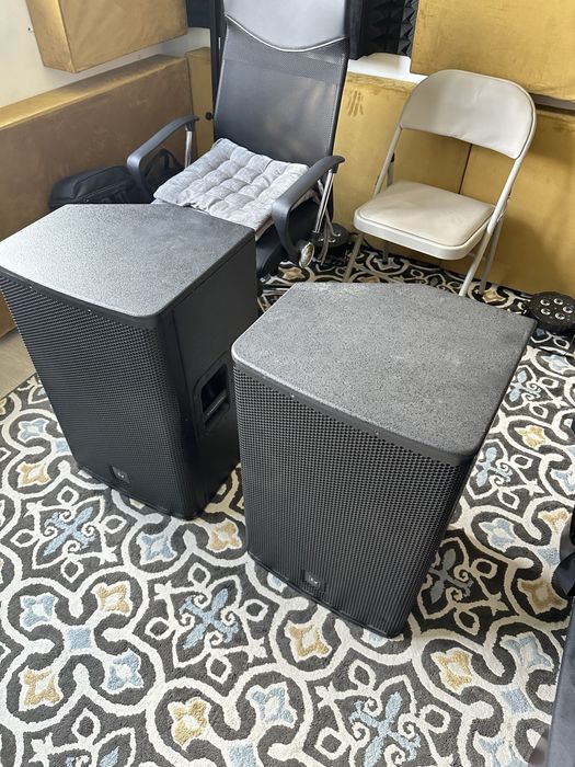 Vand 2 boxe electrovoice ELX 115