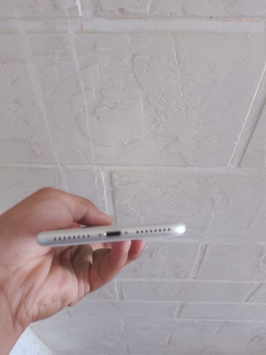 Продаю айфон 8 plus