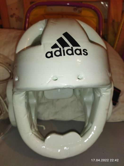 Продам шлем с забралом новый.