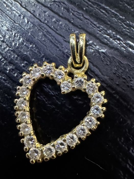 Pandantiv Inimă Aur 18K cu Diamante 0.8 CT (Certificat inclus)