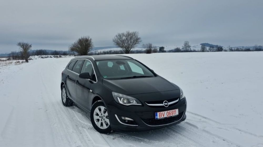 Opel astra J Impecabila