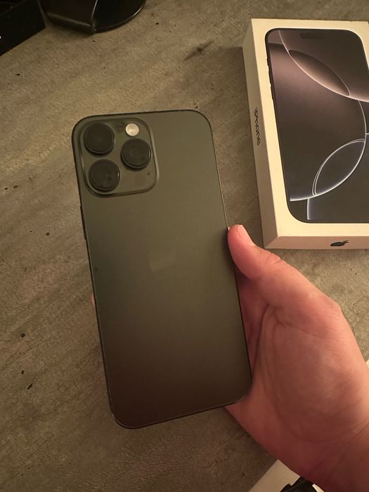 iPhone 16 Pro Max