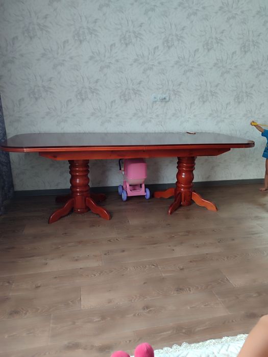 Продам стол. Большой