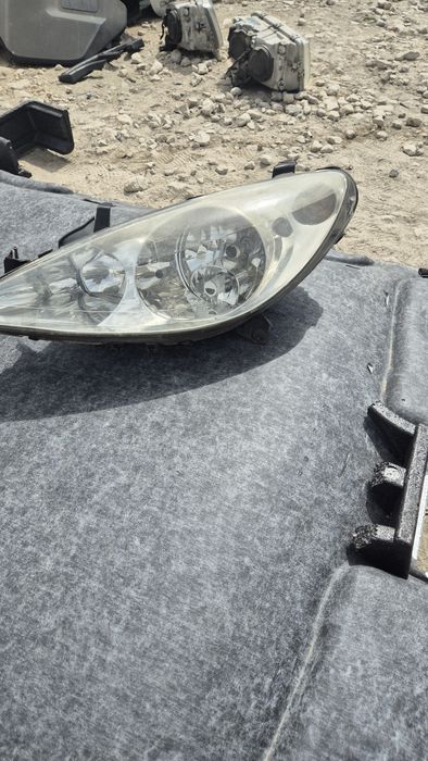 Десен Оригинален Фар  за Пежо 307 2001 - 2008г