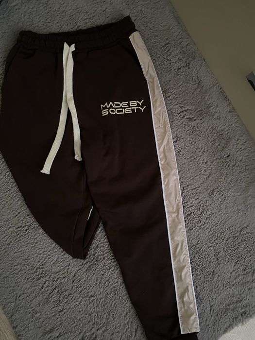 Compleu Made By Society