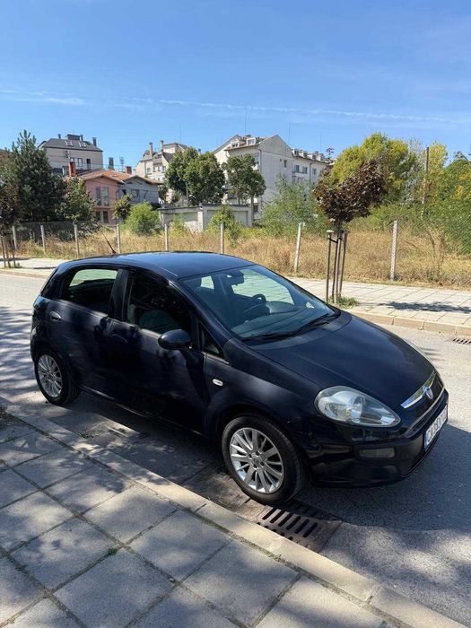 Fiat Punto 1.2 Бензин – 2012 г. – 5 врати – Тъмносин