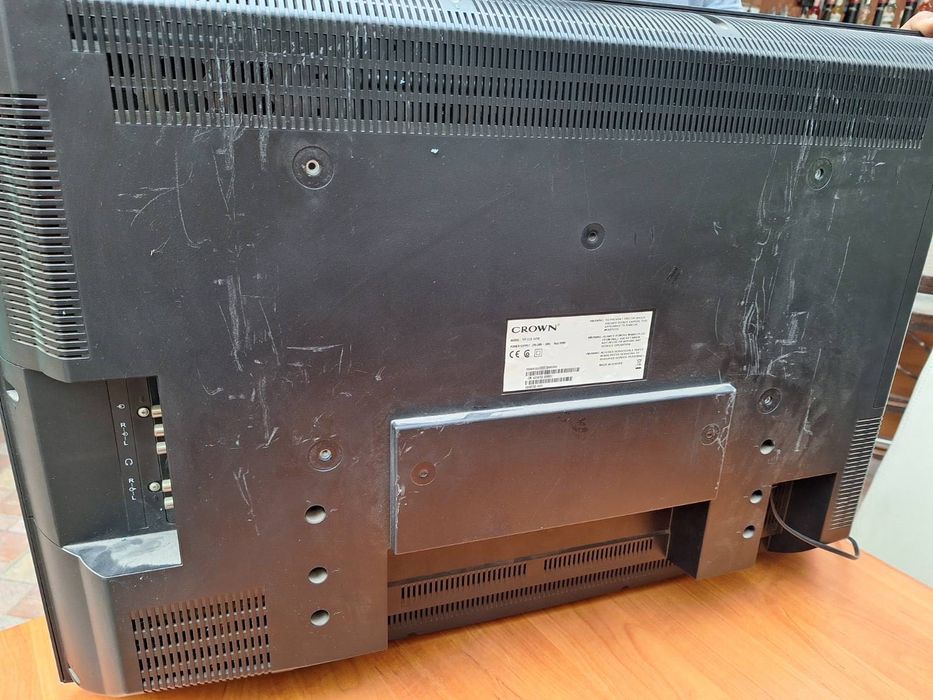 Телевизор Crown 40”