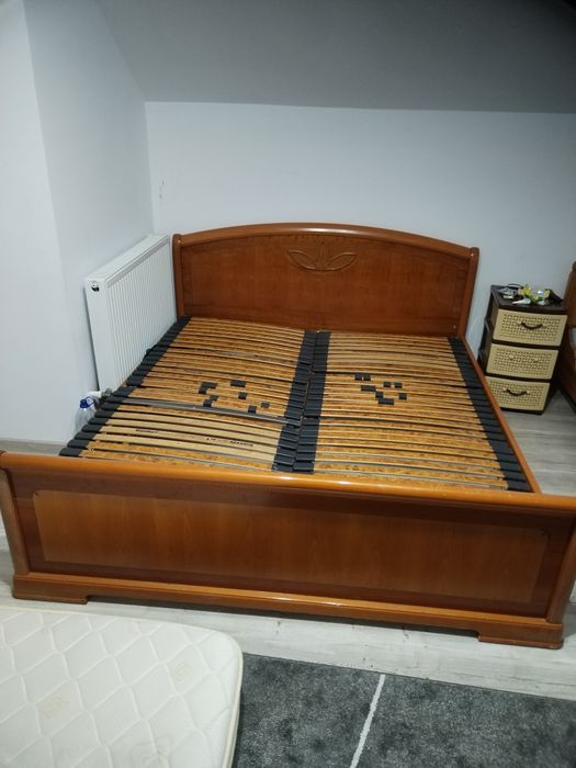 Pat matrimonial lemn masiv