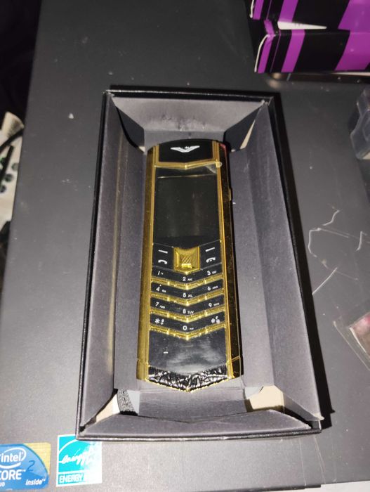 Vertu.Signature Gold + Aligattore Skin, БЕЗПЛАТНА ДОСТАВКА! Два вида кожа! Най - висок клас Р! Чисто нов!