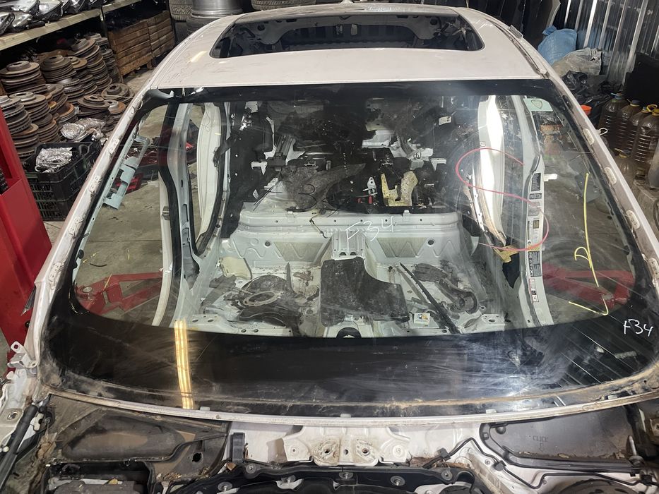 Предно стъкло БМВ Ф34, ГТ (predno staklo bmw f34 GT)