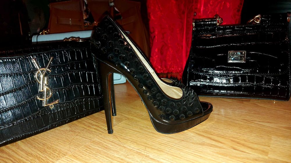 Дамски обувки на висок ток