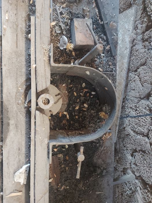 Продам два стола слесарных