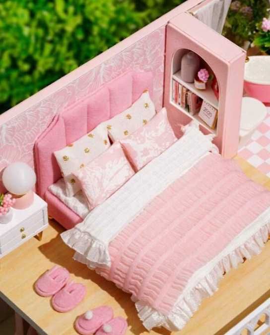 Jucarie cadou Macheta casa papusi, iluminare LED, apartament