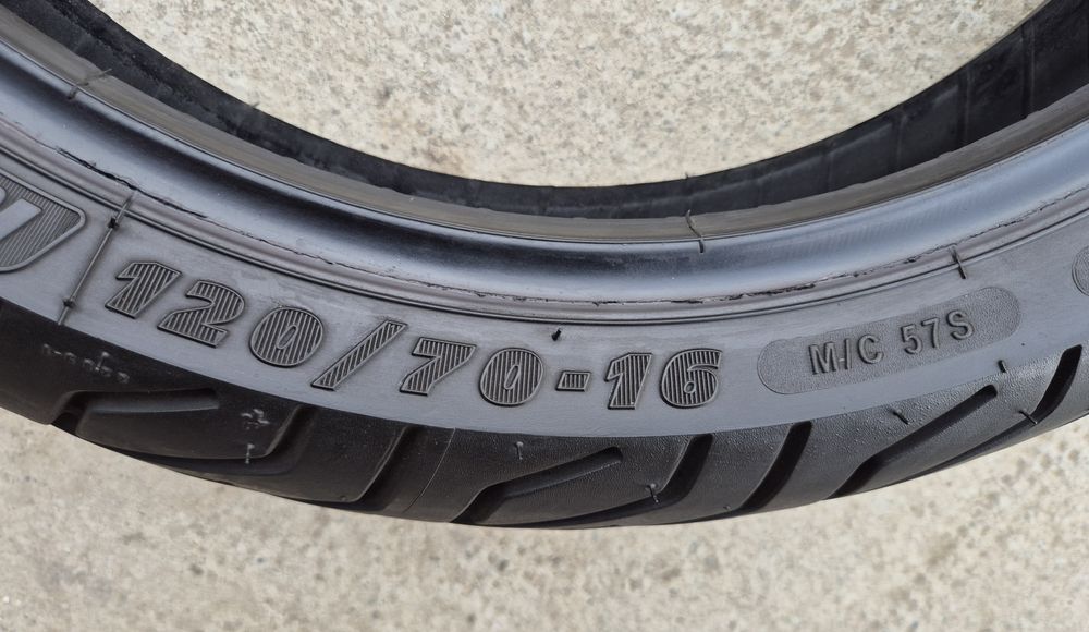 O bucată 120/70 R16 M/C 57S Michelin City Grip 2