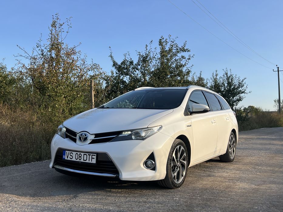 TOYOTA Auris
