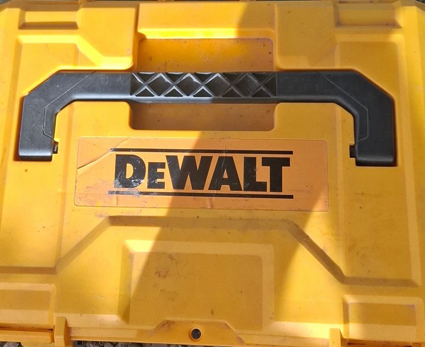 Set complet scule acumulator DeWalt XR Brushless 18V – Cufră TSTAK, încărcător, acumulatori