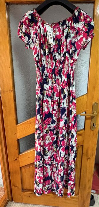 Rochie midi florala noua cu eticheta