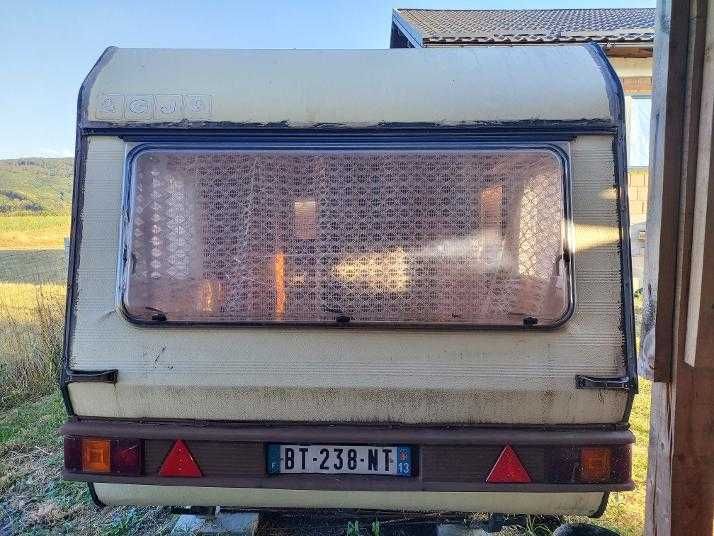 Rulota de gradina cu patru locuri