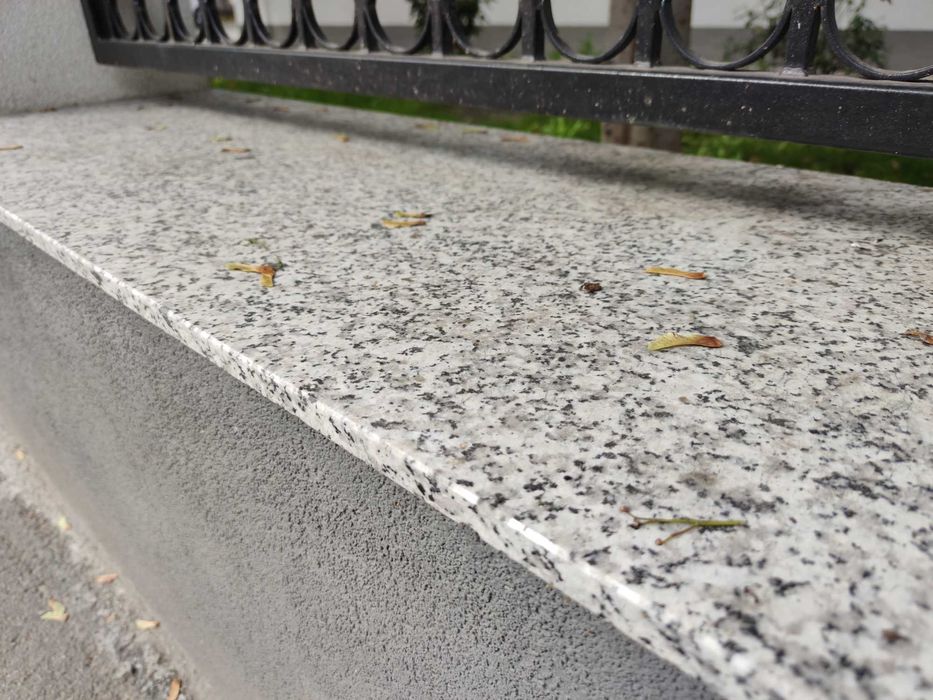 Pervaze geamuri interior si exterior din marmura si granit