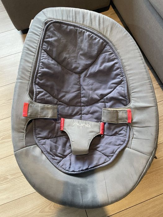 Продам шезлонг nuna