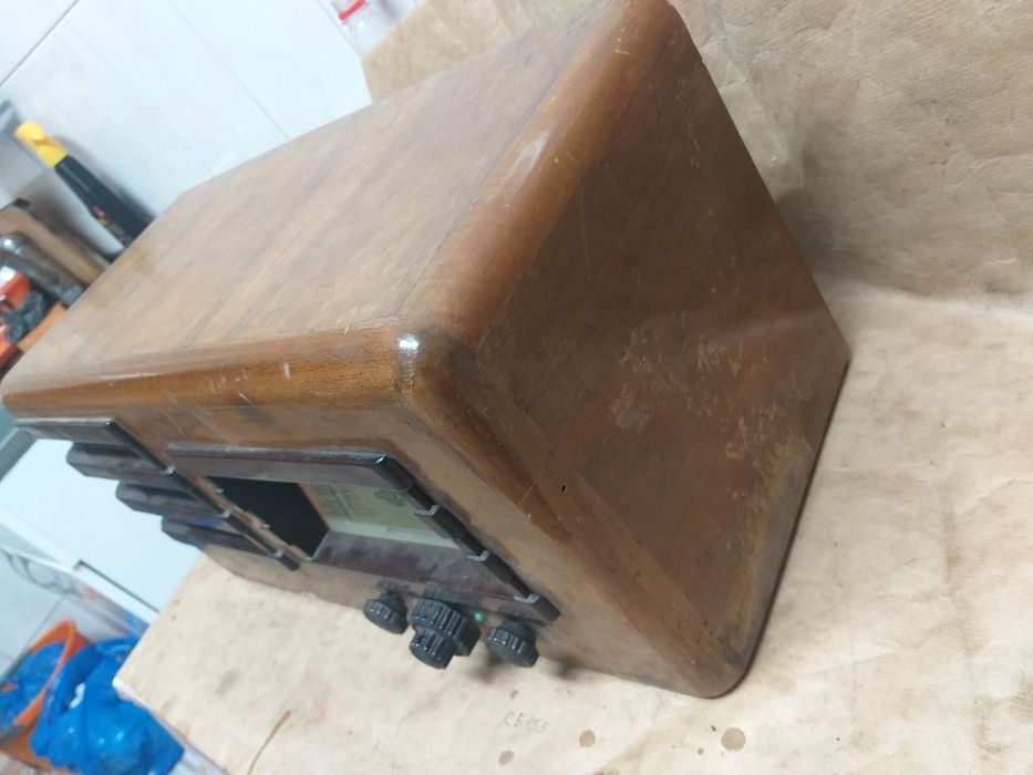 Radio vechi de 92 de ani, funcțional