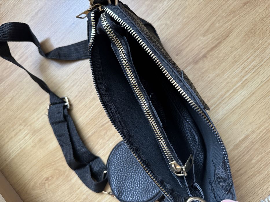 Geantă neagră damă cu detaliu suplimentar