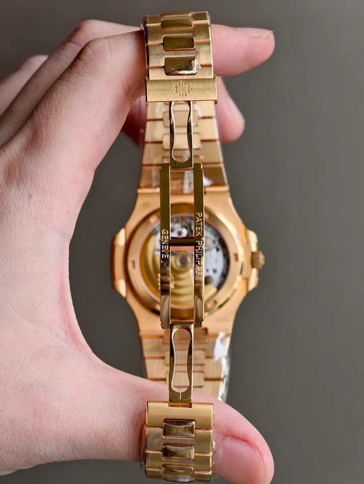 patek philippe nautilus кафяв