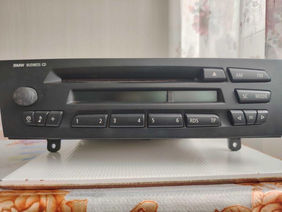 Radio casetofon auto cu CD pentru BMW