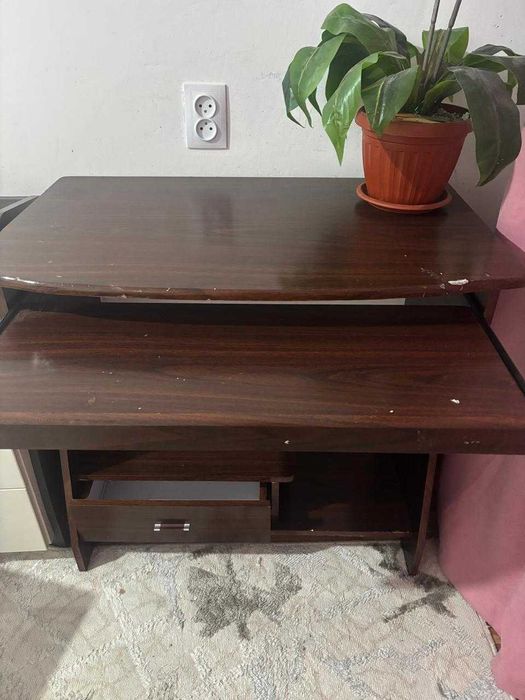 Продам стол  ( парта)