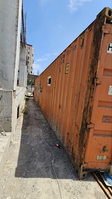 Продаётся контейнер утеплённые. 12 метровый