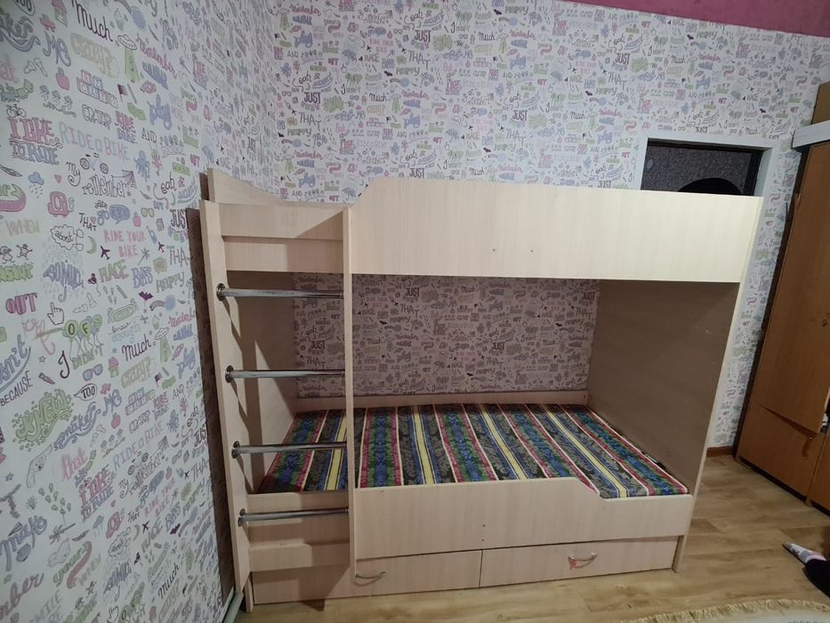 Двухярустная кровать