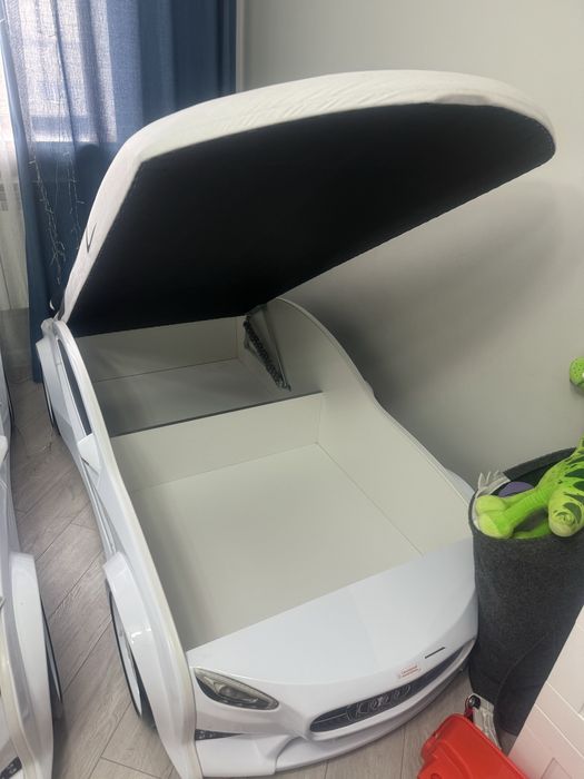 Кровать машина