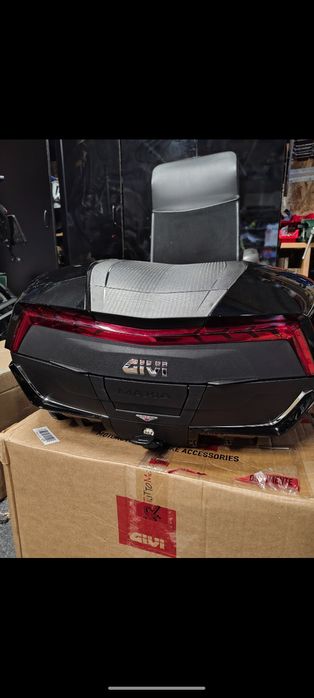 Topcase Givi Maxia 58  top case monokey
