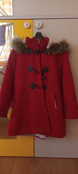 Червено стилно палтенце